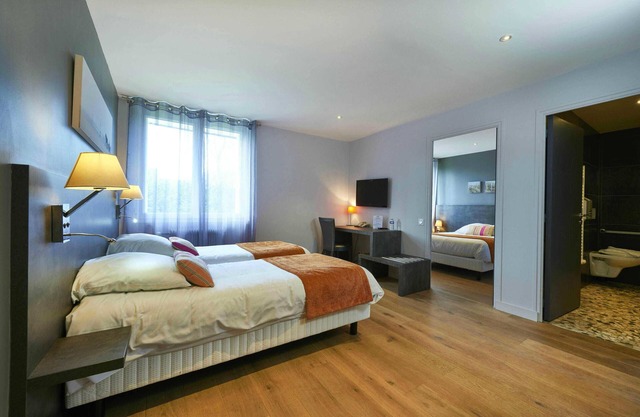 Cozy Hotel