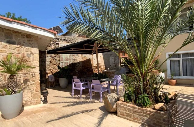 Cozy hotel in fabulous Antalya with AC, WiFi