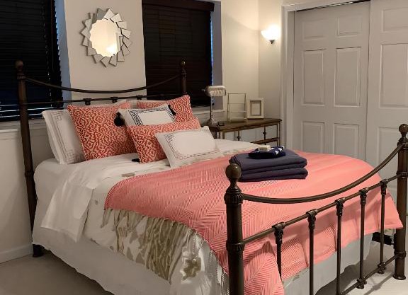 Cozy house in Huntington Bay Condo 2 bedrooms 2 & 2 bathrooms