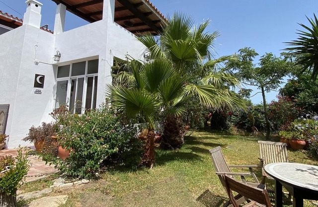 Cozy house with beautiful roof terrace and sea view in Zahora. Sleeps 4-6