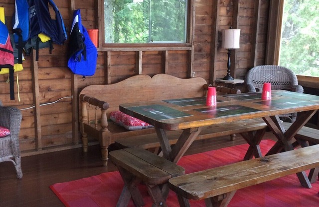 Cozy Island Cottage located on Lower Buckhorn Lake