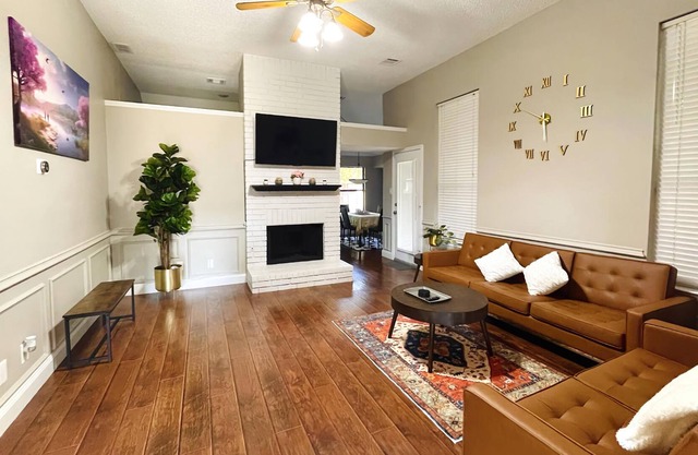 Cozy King Bed 3BDS 2BA in Allen