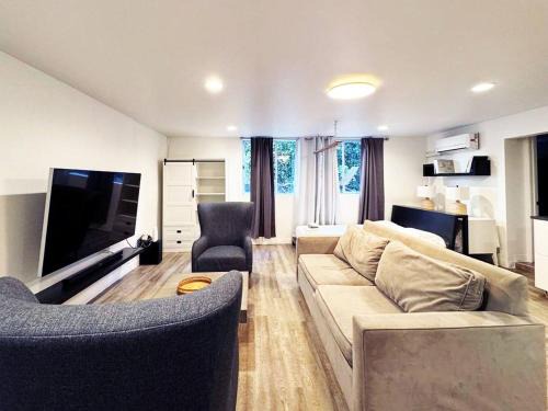 Cozy LA Studio Steps from SoFi and LAX - SH3 - LAD