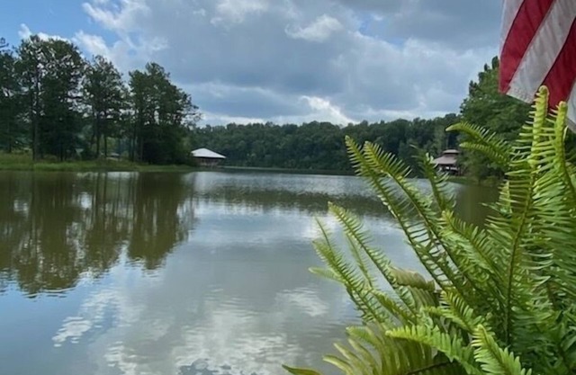 Cozy Lake refuge to relax and restore!