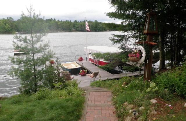 Cozy Lakeside Cabin w/Boat and Firepit