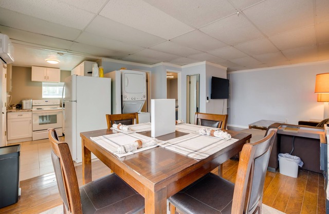 Cozy Las Vegas Casita ~ 3 Mi to Vegas Strip!