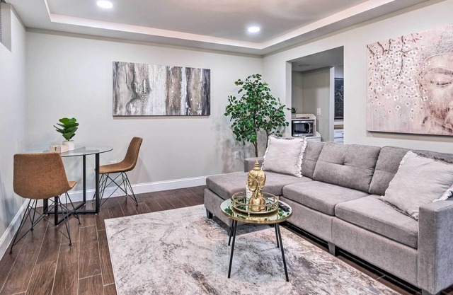 Cozy Laurel Apartment Between Baltimore & DC!