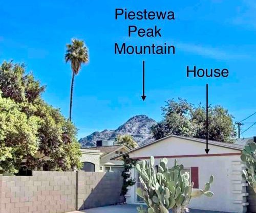 Cozy Little Home w Private Washer & Dryer!