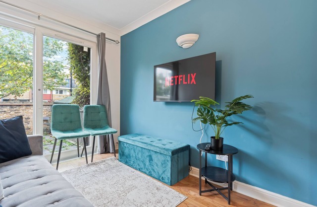 Cozy London Townhouse with 4 Bedrooms