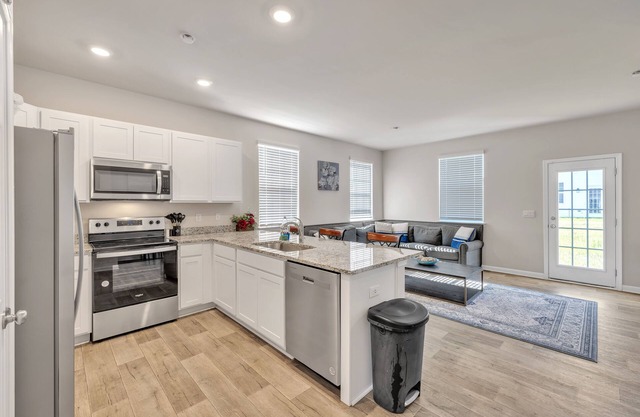 Cozy Luray Townhome Getaway 3 Bedroom Townhouse by RedAwning