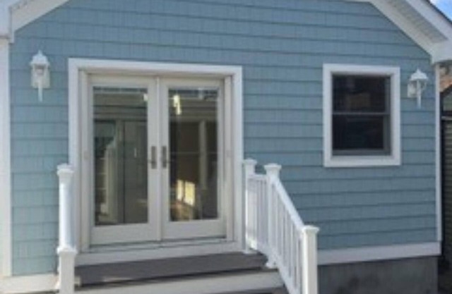 Cozy. Modern. Clean. Comfort. Beach!
