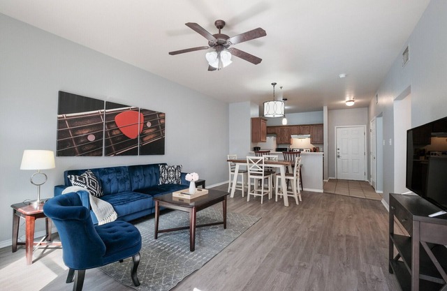 Cozy & Modern | Fast WiFi | 4-min to Medical Center | 2BR & 2BA