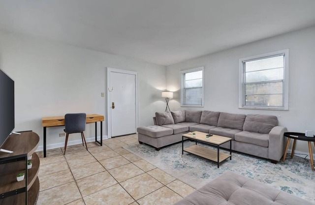 Cozy, modest apartment sleeps 6!