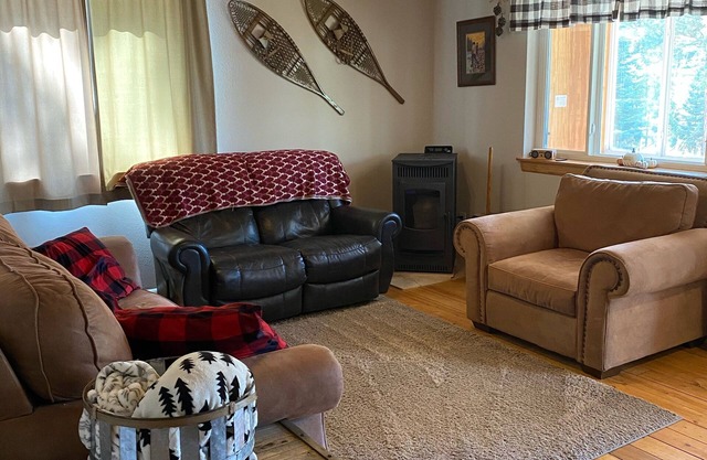 Cozy mountain hideaway near Valles Caldera