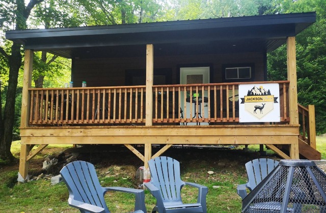 Cozy nature stay: Wi-Fi, air conditioning, BBQ balcony; near Miller Zoo, ideal f