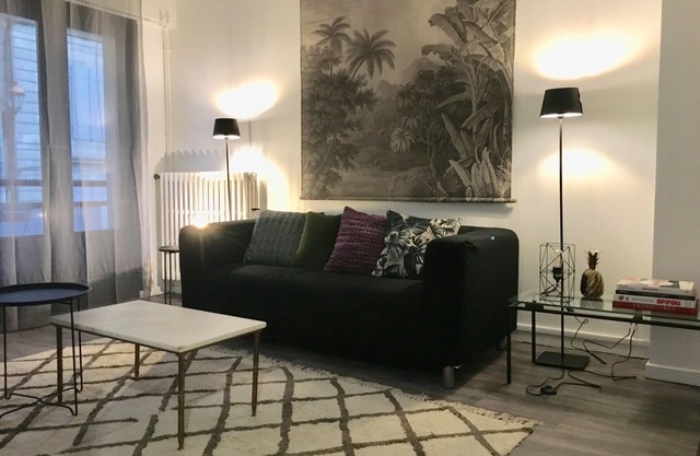 Cozy nest in the heart of the city close to all the shops