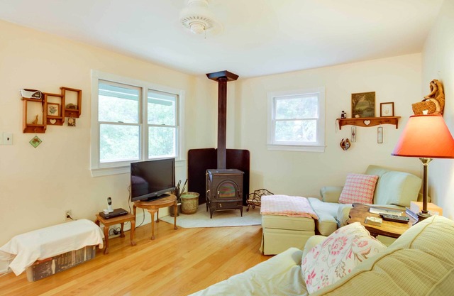 Cozy 'Nonny Cottage' Near Appalachian Trail!