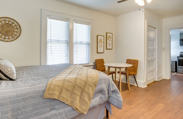 Cozy Norman Studio: Walk to OU + Campus Corner!