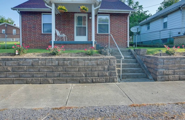 Cozy North Tazewell Home Rental on Clinch River!