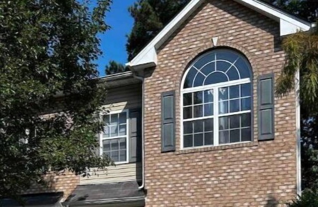 Cozy Oasis-Newly Updated Spacious 4 Bedroom Condo!