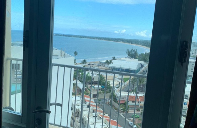 Cozy oceanview studio w Direct Beach Access w parking included