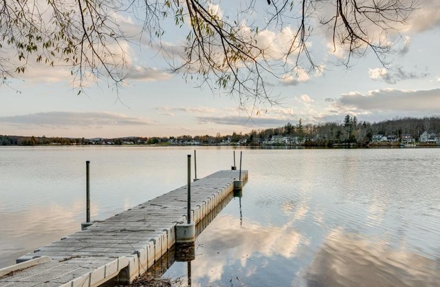 Cozy Pennsylvania Home with Fire Pit and Dock Access!