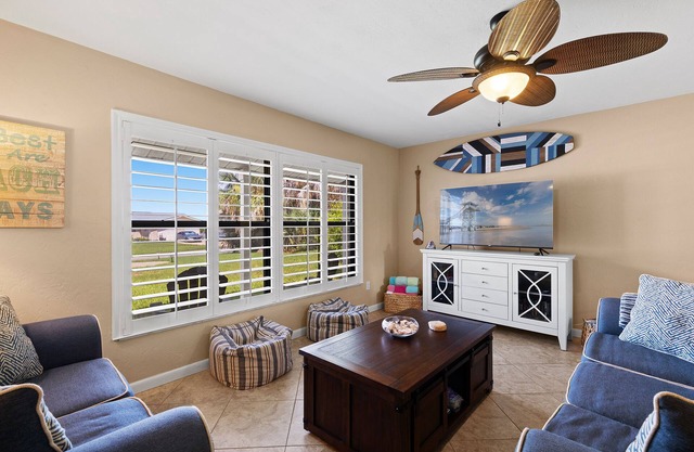 🏖️Cozy Pet-Friendly Beach Home | 3 Blocks to Beach | Pelican's Cove🏖️
