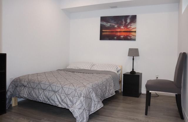 Cozy place, 15 min to Niagara Falls & USA border. (Basement Apartment)