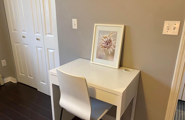 Cozy Private 1 bed 1 bath with Private livingroom and kitchen (Free wifi)