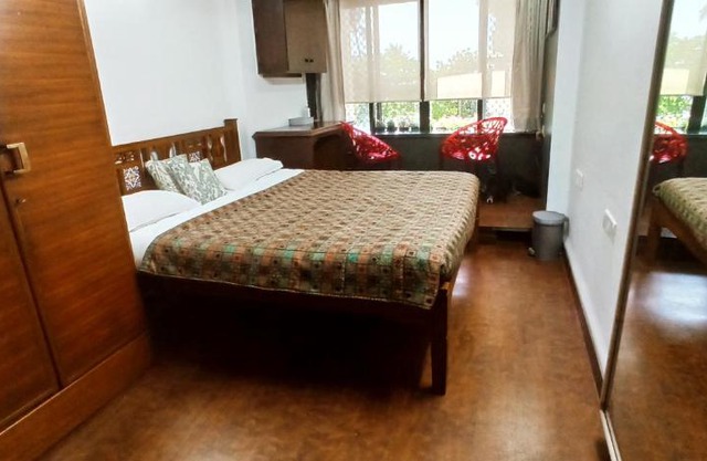 Cozy Private AC Studio by the Sea Bandstand Bandra W Mumbai nr Taj Lands End