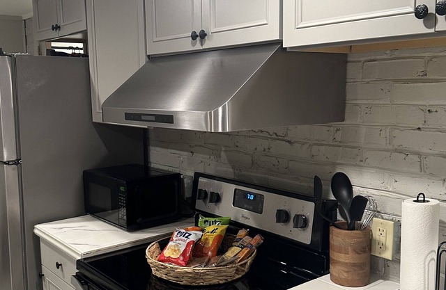 Cozy/Private Apartment. Pet Friendly!