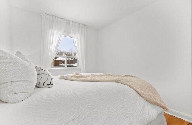 Cozy Private Room in Forest Hill | Second Floor | 28+ Day Stays Only
