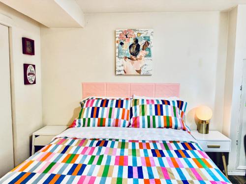 Cozy Private Room with Shared Bathroom on the 1st Floor - Conveniently Located near SeaTac Airport and Downtown