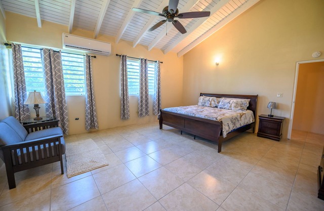 Cozy property near Sandy Point Beach