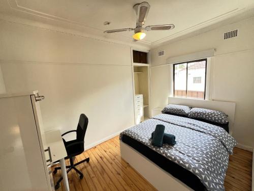 Cozy Queen Room next to Shopping Centre and Station - SH5