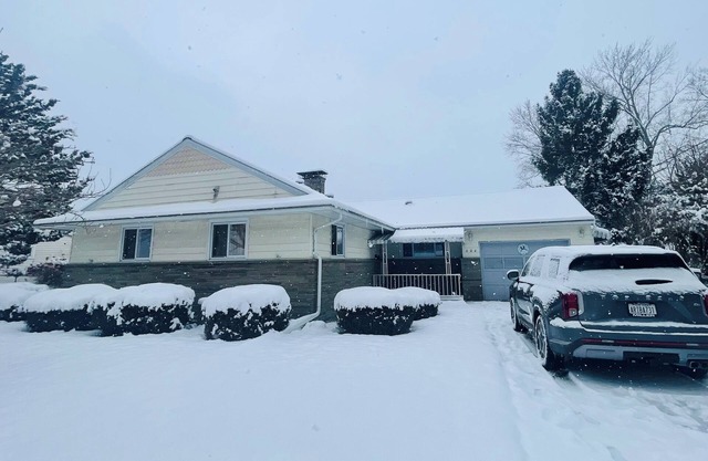 Cozy ranch 3-bedroom house with WiFi, AC in brilliant Vestal