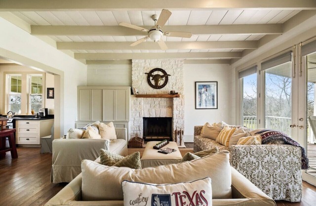 Cozy Ranch Home minutes from Brenham, Bellville, Round Top!