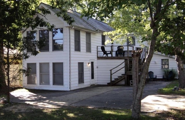 Cozy Rehoboth Beach Flat with Deck in Town of Rehoboth Beach