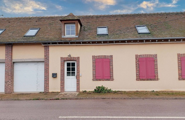 Cozy renovated apartment near Chartres