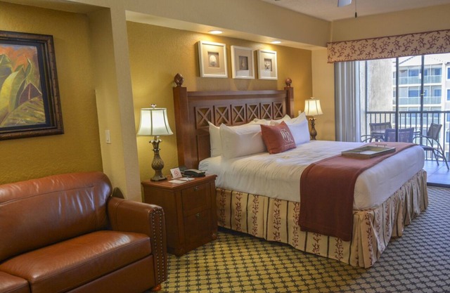 COZY RESORT STUDIO MINUTES FROM ALL ATTRACTIONS