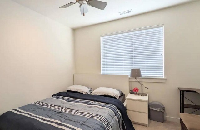 Cozy room 7mins to the Seatac Airport and Sound transit
