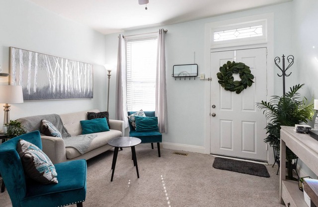 Cozy rowhome close to everything in downtown Frederick!