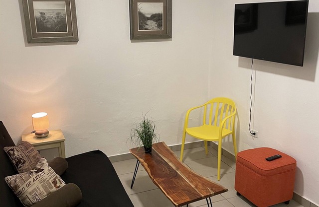Cozy Santurce Apt - Near Condado, Old San Juan & Beach