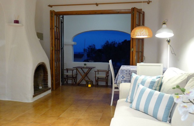 Cozy see view apartment in Fornells beach