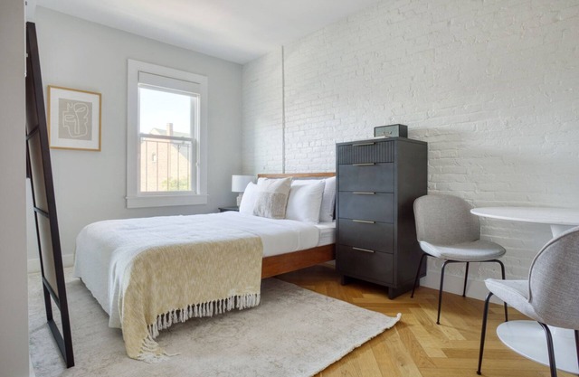 Cozy South End Studio near T, Shops + Dining, by Blueground