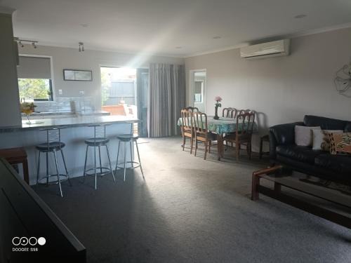 Cozy spacious estuary view three bedroom townhouse