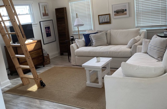 Cozy standalone bungalow in Wildwood Crest!