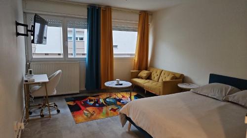 Cozy studio 3 min walk to train station