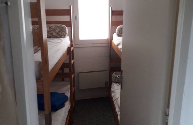 Cozy Studio for 6 with Balcony, Near Slopes & Shops, Arette