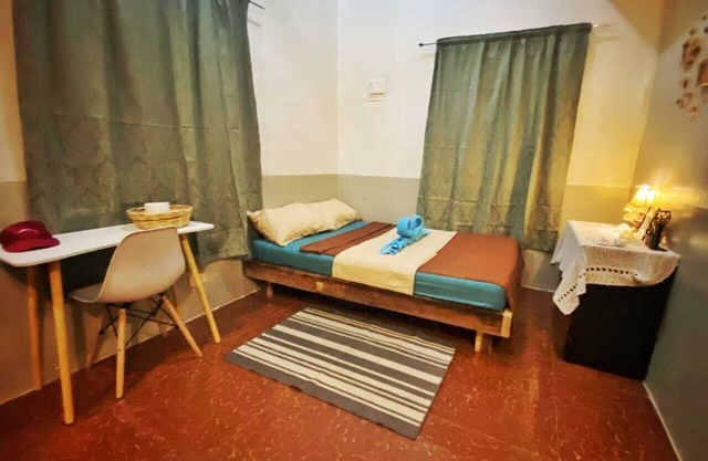 Cozy studio for group of friends or family in General Luna with WiFi and AC